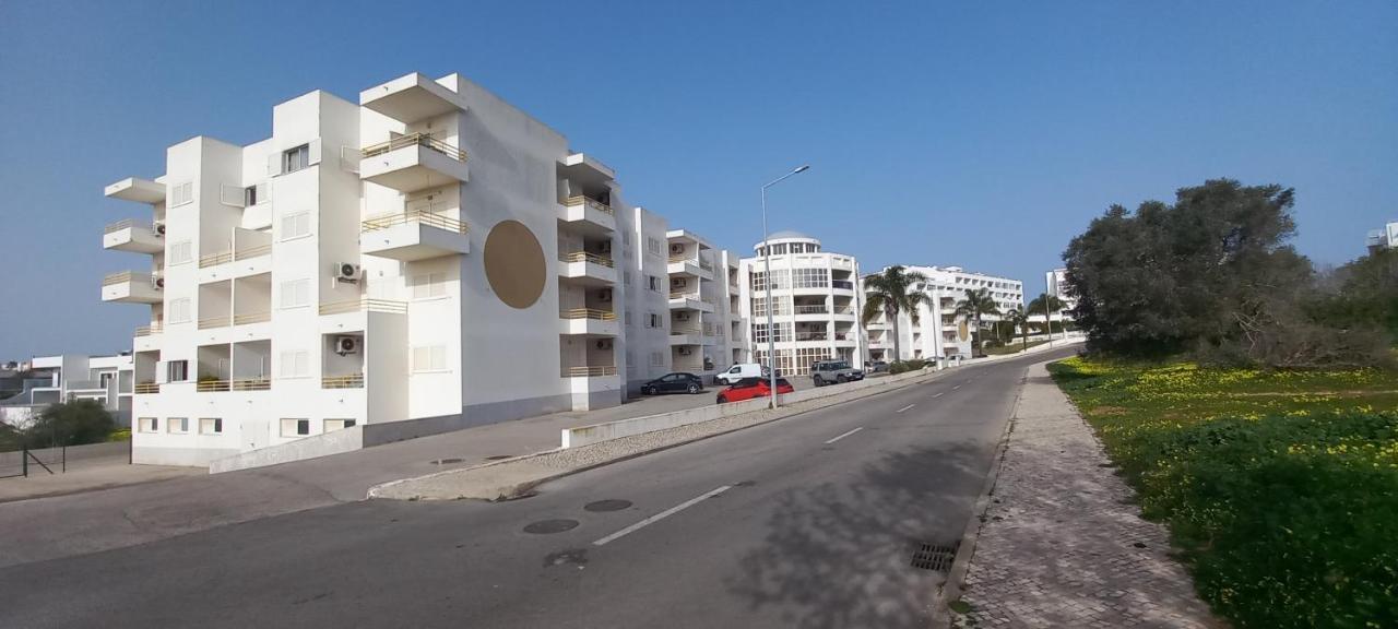 Pool & Tennis Albufeira